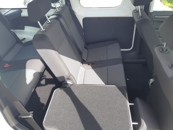VW Caddy 7seated 4